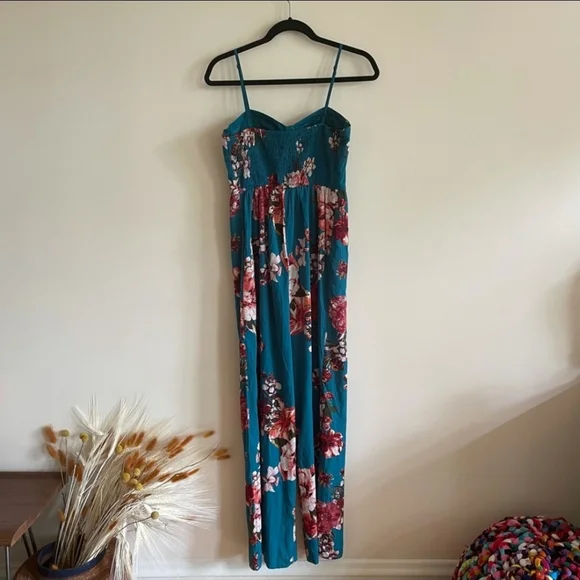 Wide leg floral jumpsuit - Picture 2 of 9
